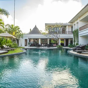  Villa Diana Bali 16 Bedrooms