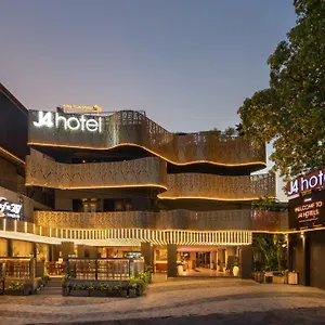 4* Hotel J4